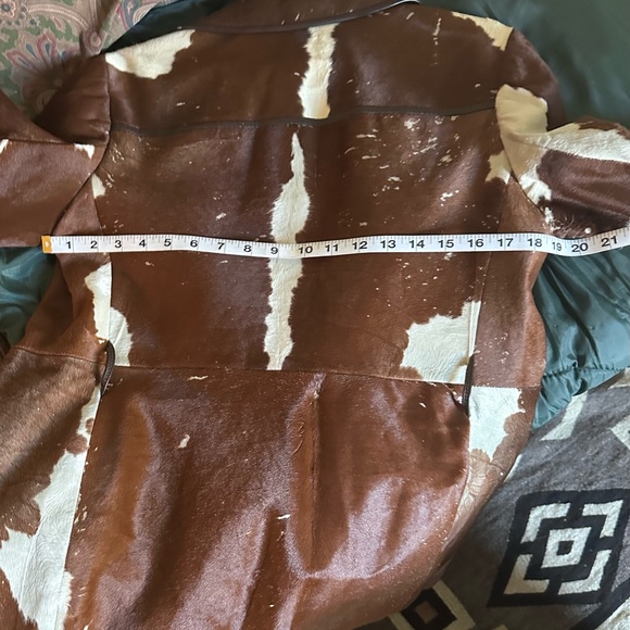 Rare 1970’s Vintage Danaya Cowhide Hair & Leather Jacket in a size 8 - Picture 9 of 13